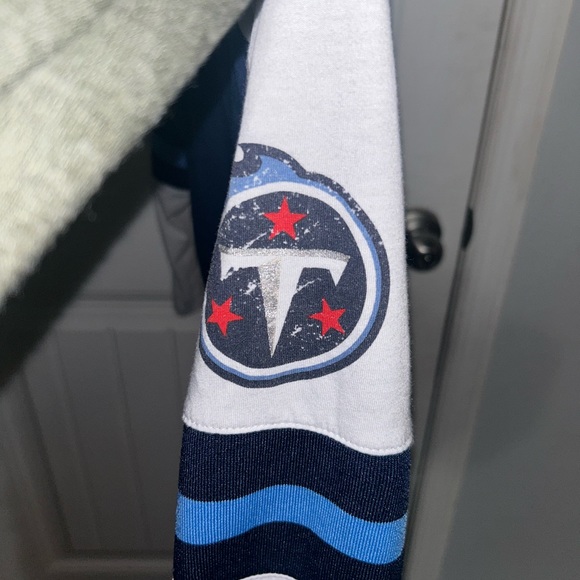 Tennessee Titans Shirt Set. Size: Medium - Picture 3 of 3